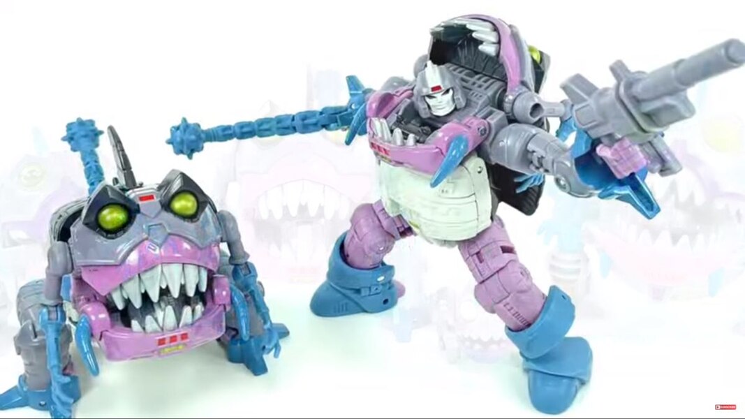 Transformers Studio Series 86 Gnaw  (5 of 20)